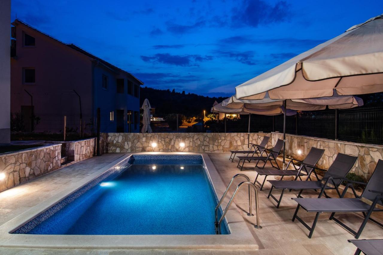Luxury Apartments Alkar With Swimming Pool Razanj Exterior photo