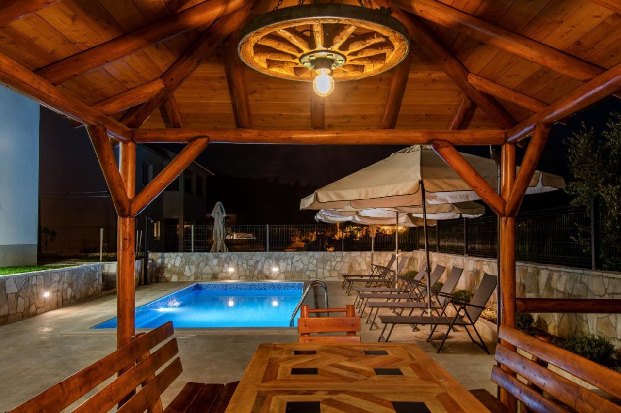 Luxury Apartments Alkar With Swimming Pool Razanj Exterior photo