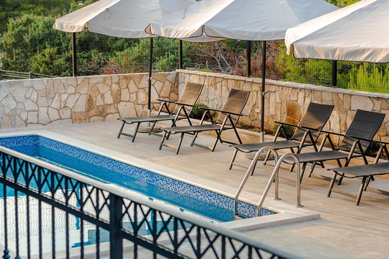Luxury Apartments Alkar With Swimming Pool Razanj Exterior photo